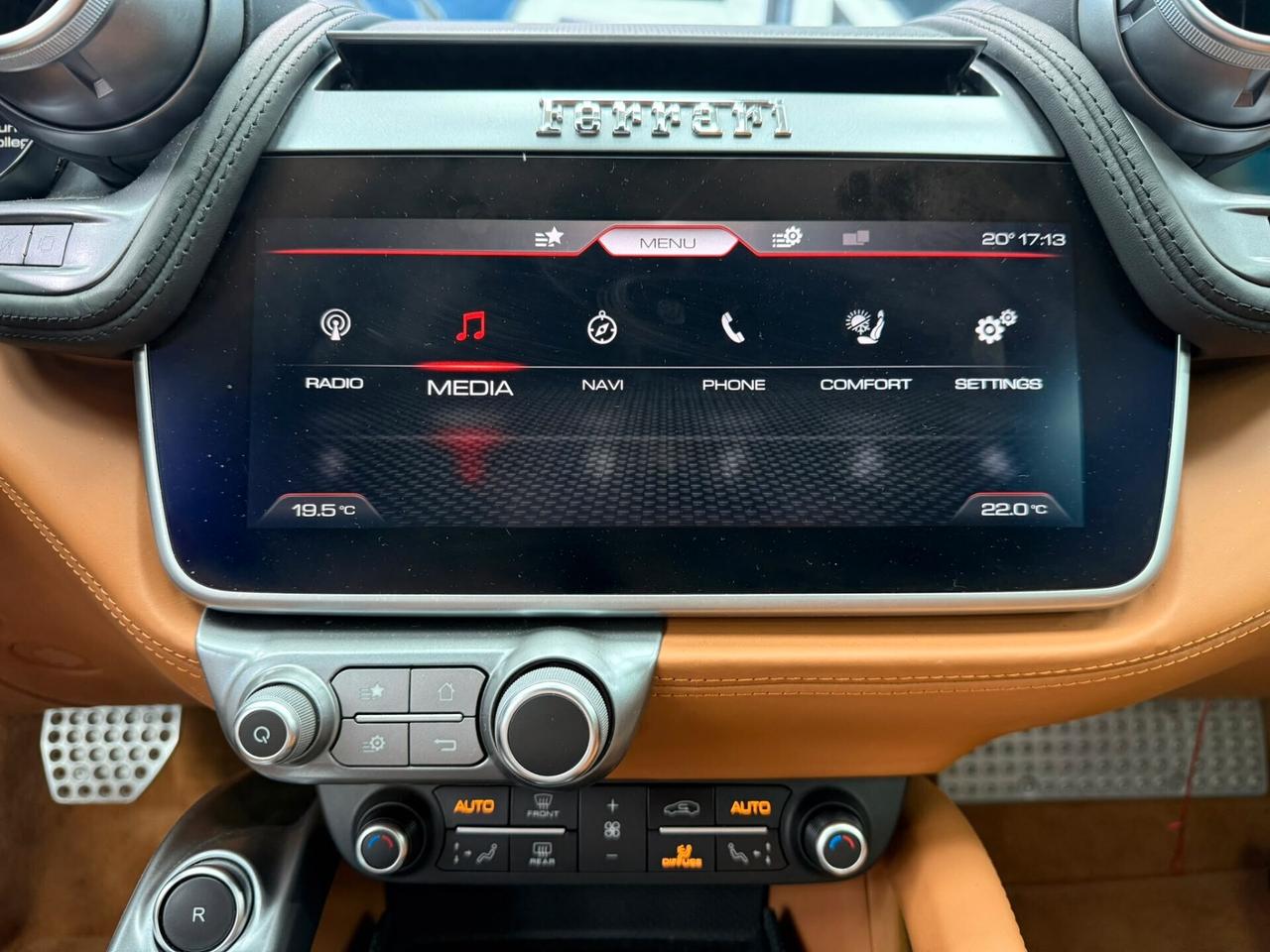 Ferrari GTC4 Lusso T (919)