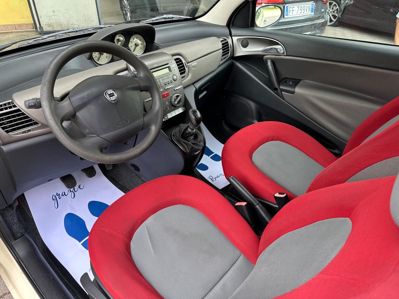 Lancia Ypsilon 1.2 Argento