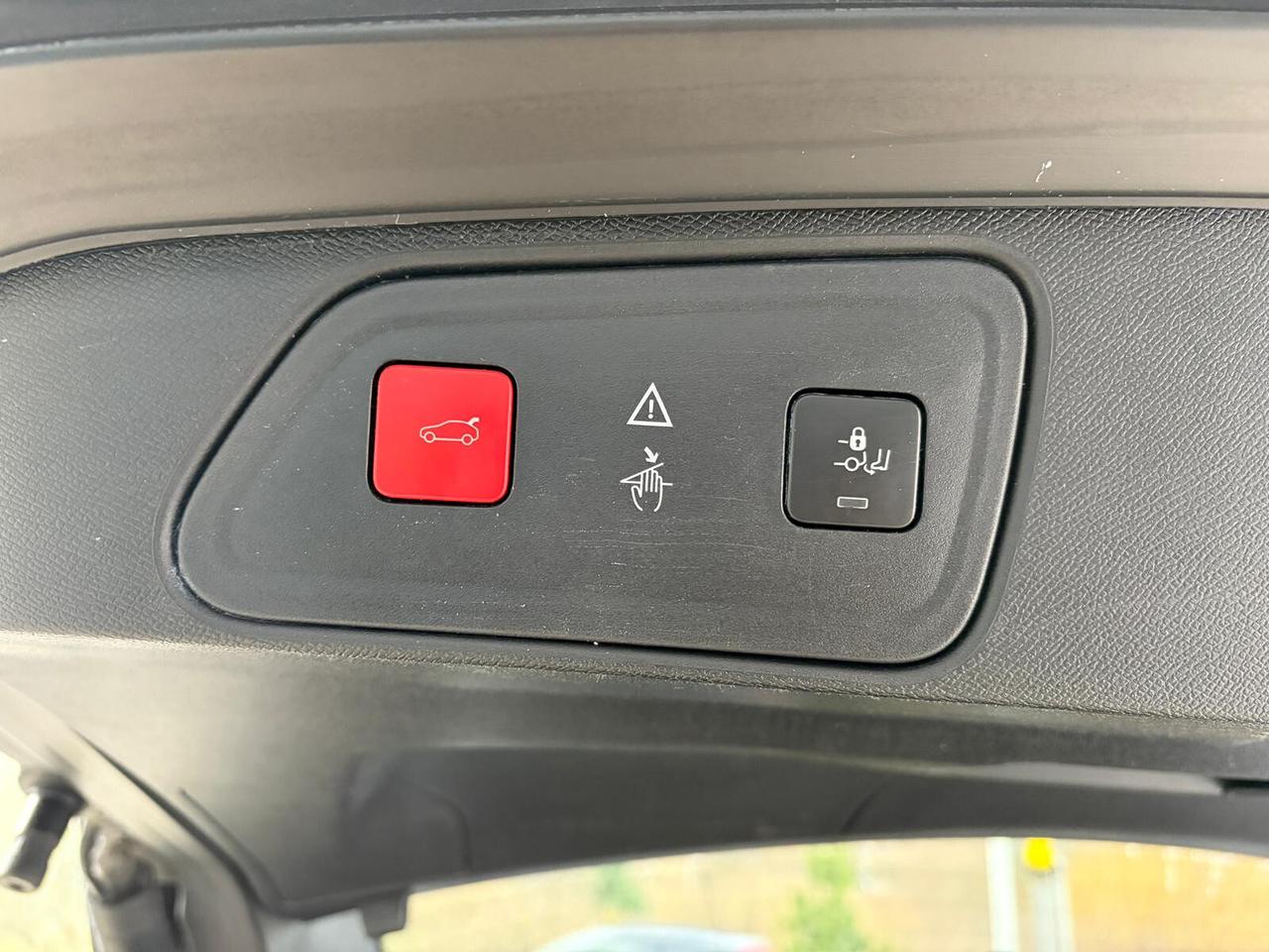 Peugeot 3008 1.6 BlueHDi 120cv tetto GT Line