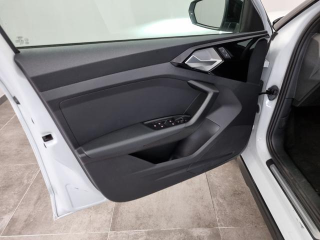 AUDI A1 citycarver 30 TFSI S tronic Identity Contrast
