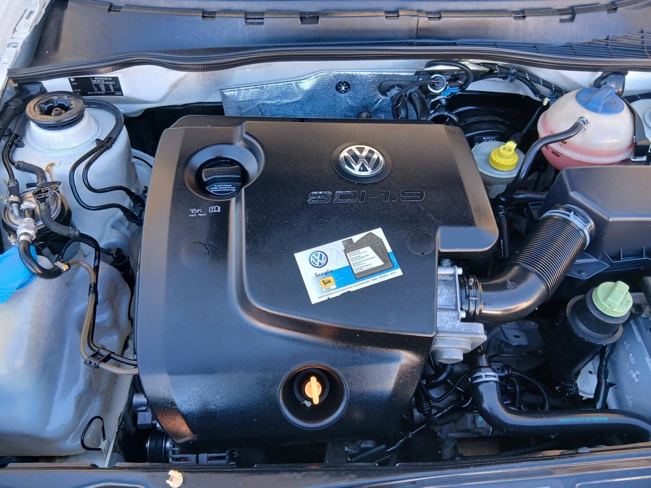 Volkswagen Caddy 1.9 SDI Van Vetrato 01