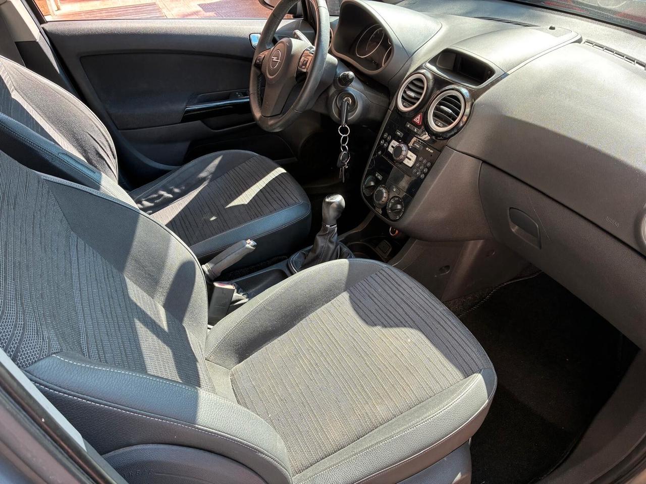 Opel Corsa 1.2 5 porte perfetta -2014