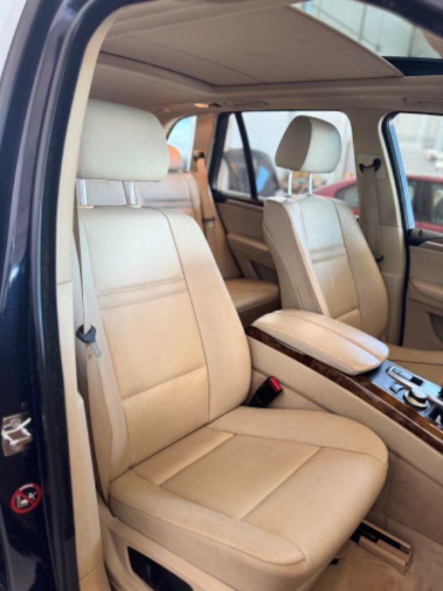 BMW X5 xDrive30i// TETTO//PELLE//