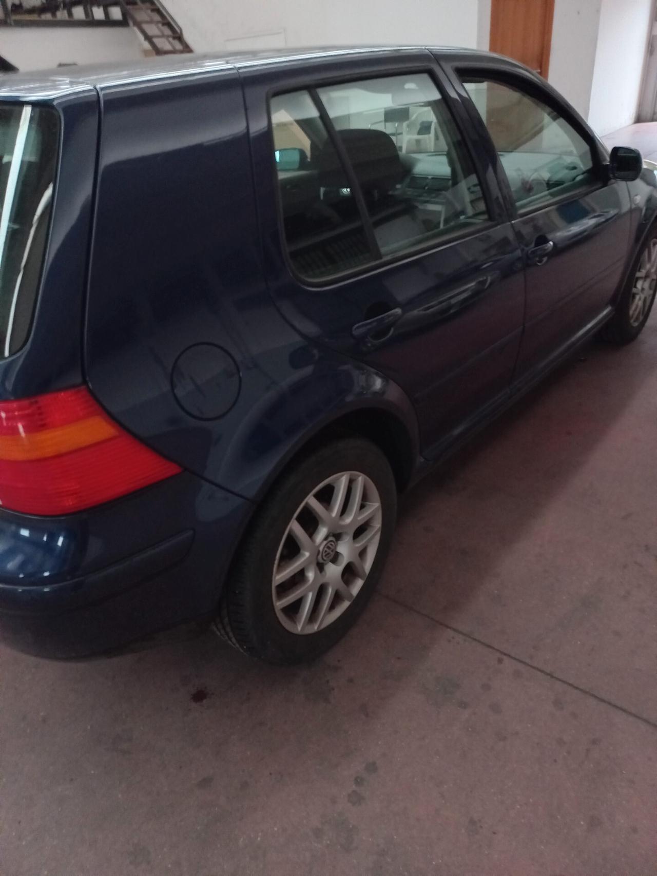 Volkswagen Golf 1.6 16V cat 5 porte Highline