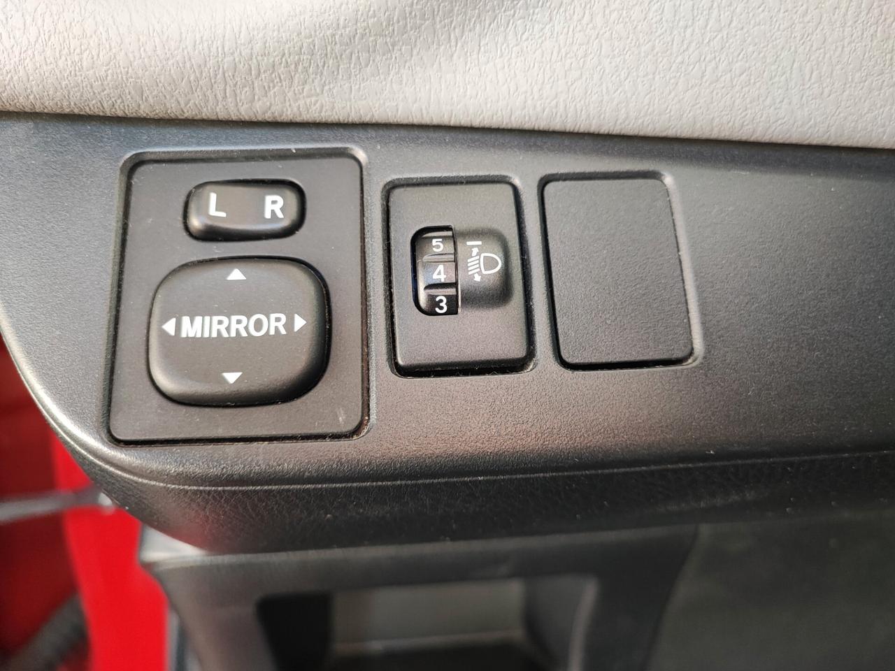 Toyota Yaris 1.0 5 porte Lounge