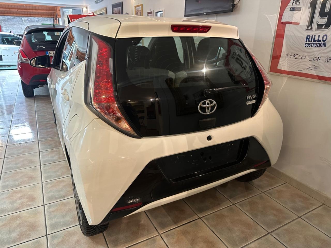 Toyota Aygo 1.0 VVT-i 69 CV 5 porte x-clusiv GARANZIA
