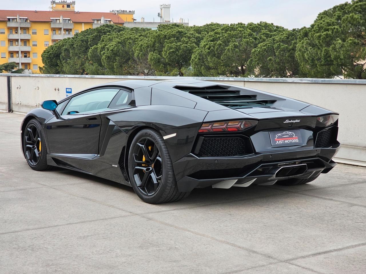 Lamborghini Aventador 6.5 V12 LP700-4