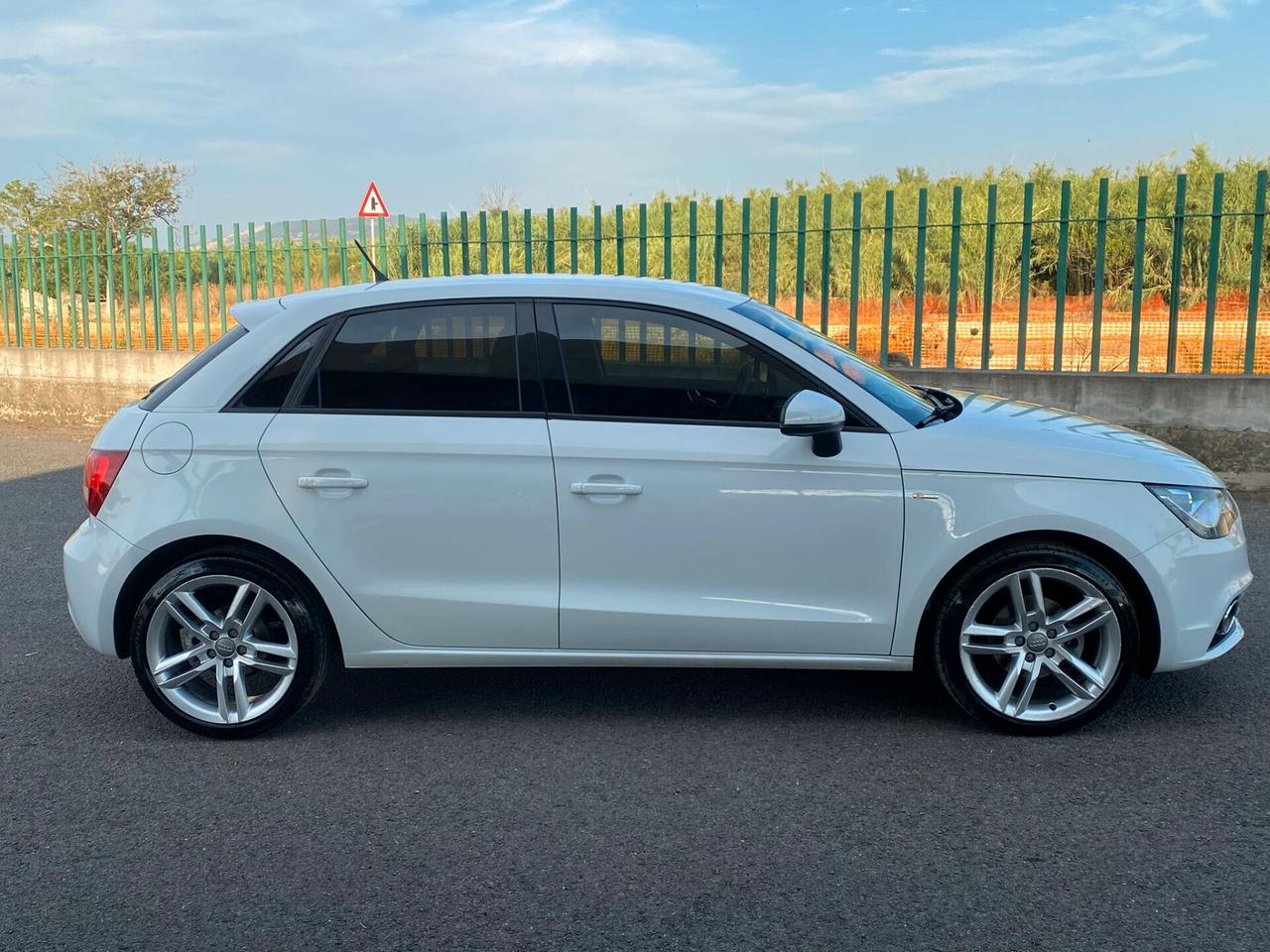 Audi A1 1.6 TDI S tronic S line edition