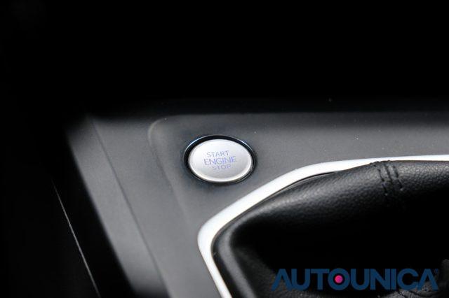 VOLKSWAGEN Golf 1.0 TSI R-LINE FULL LED NEOPATENTATI