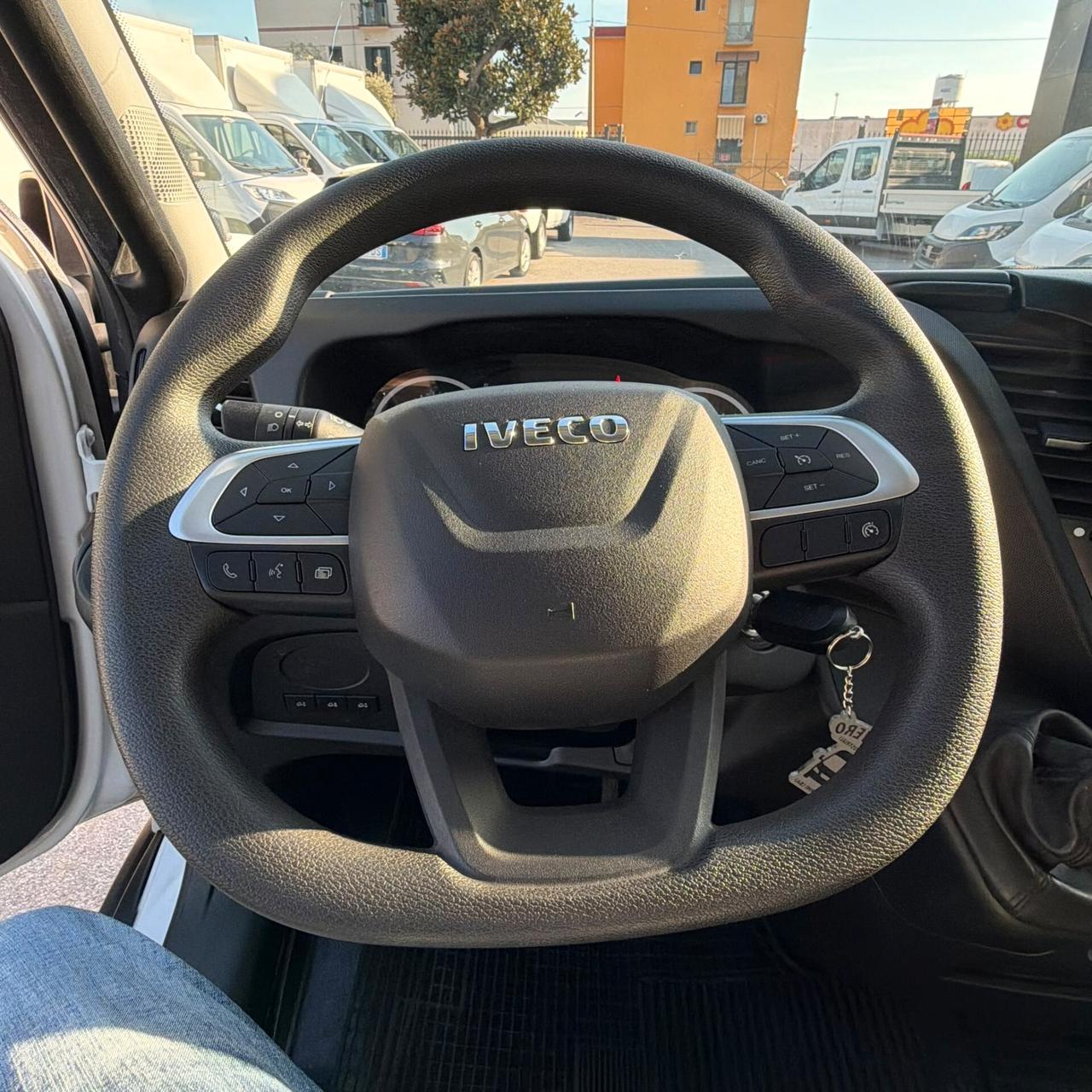 IVECO DAILY 35S16 CENTINA ALZA E ABBASSA