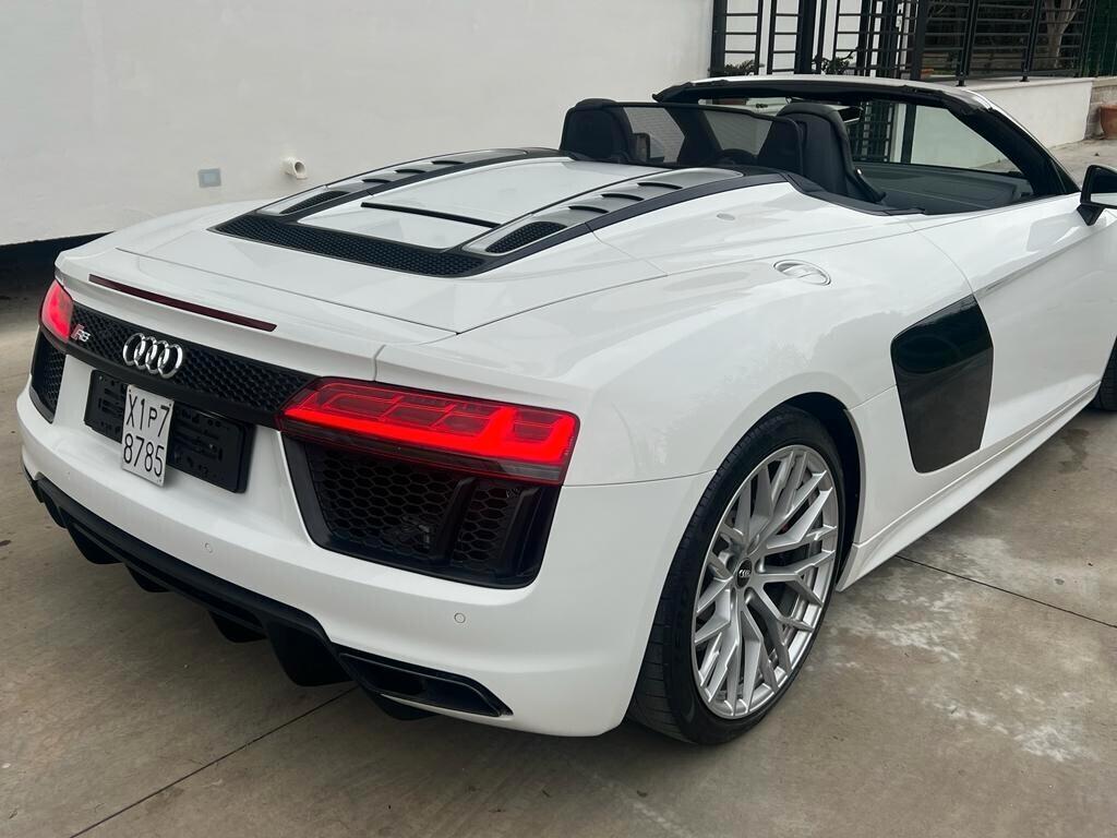R8 5.2 540 CV RVS limited edition