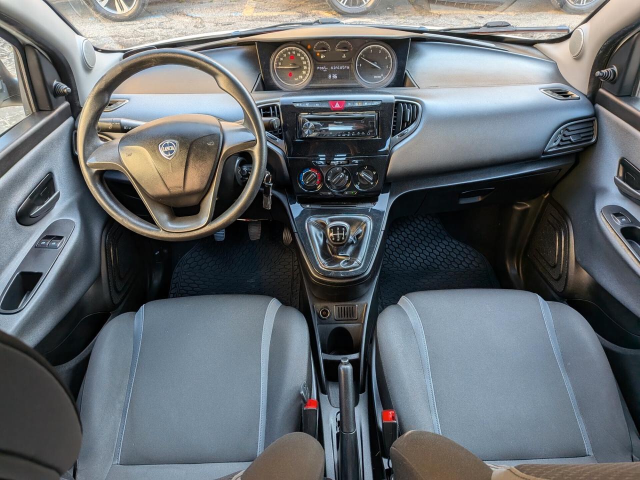 Lancia Ypsilon 1.3 MJT 16V 95 CV 5 porte S&S Silver