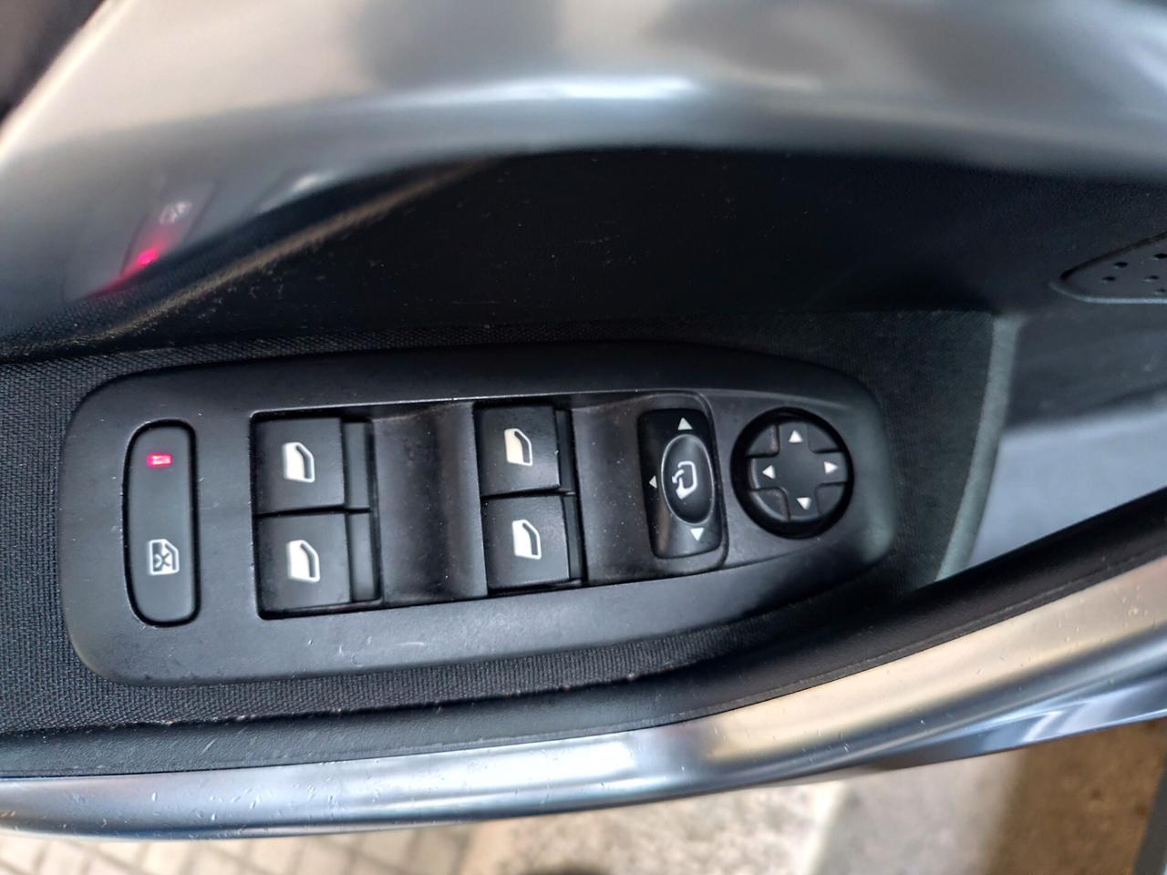 Peugeot 2008 BlueHDi 100CV Allure NAVI