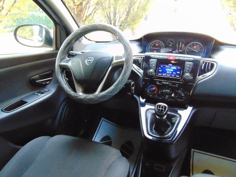 LANCIA Ypsilon 3ª serie Ypsilon 1.2 69 CV 5 po...