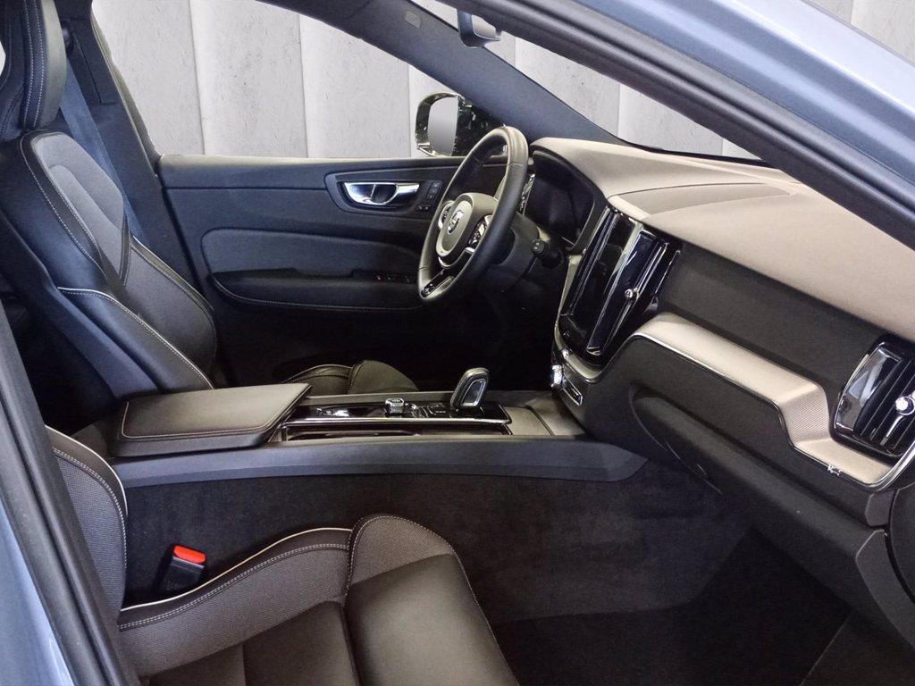 VOLVO XC60 2.0 b4 R-design awd auto del 2022
