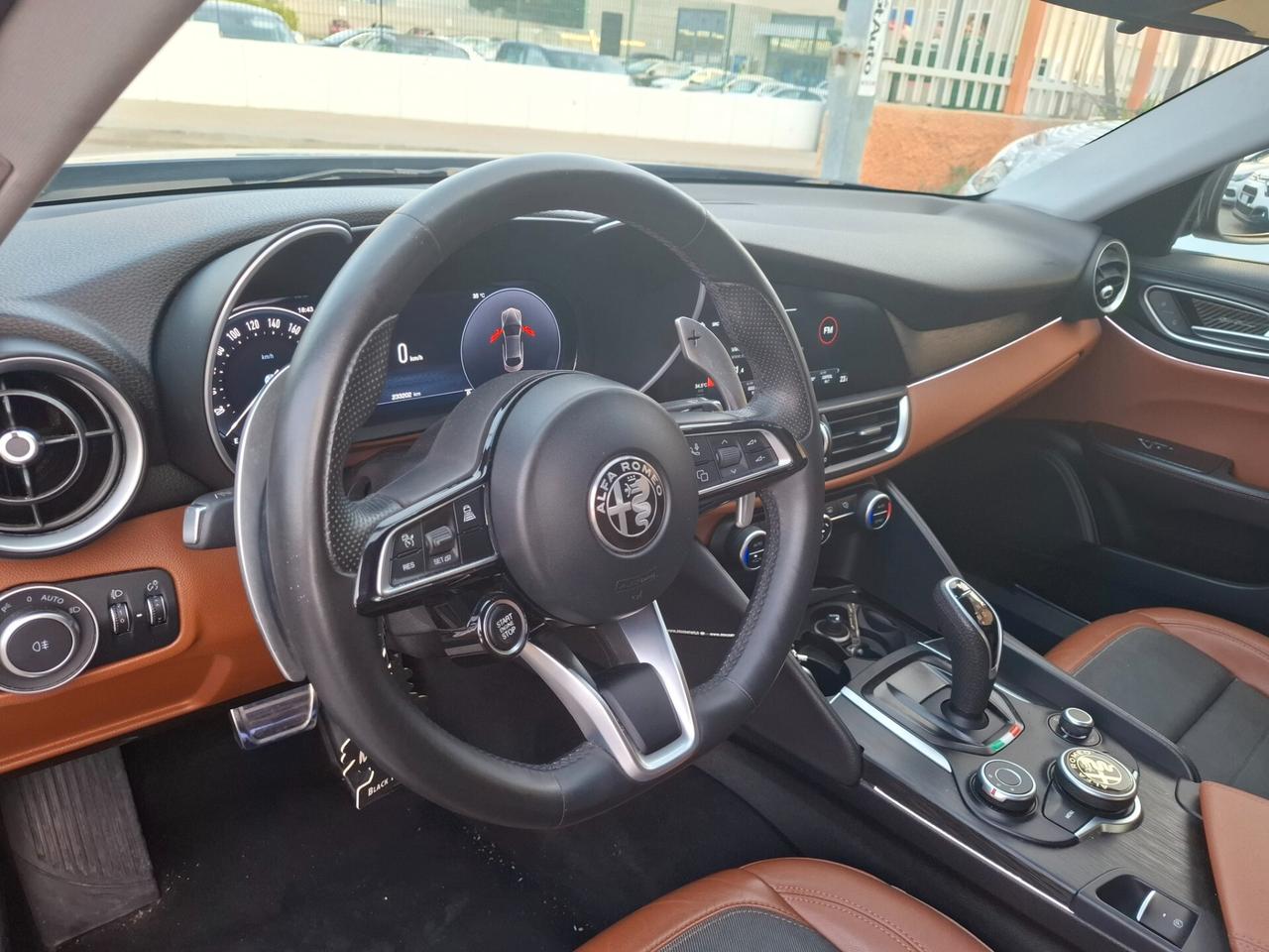 Alfa Romeo Giulia 2.2 allestimento " COMPETIZIONE "