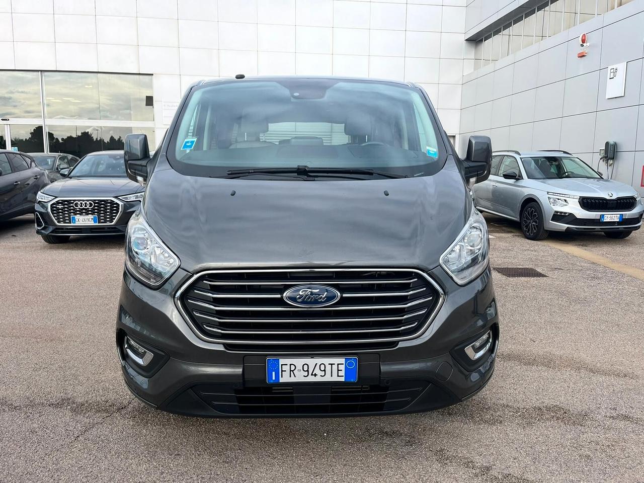 Ford Tourneo Custom 310 2.0 TDCi 170CV PC Titanium