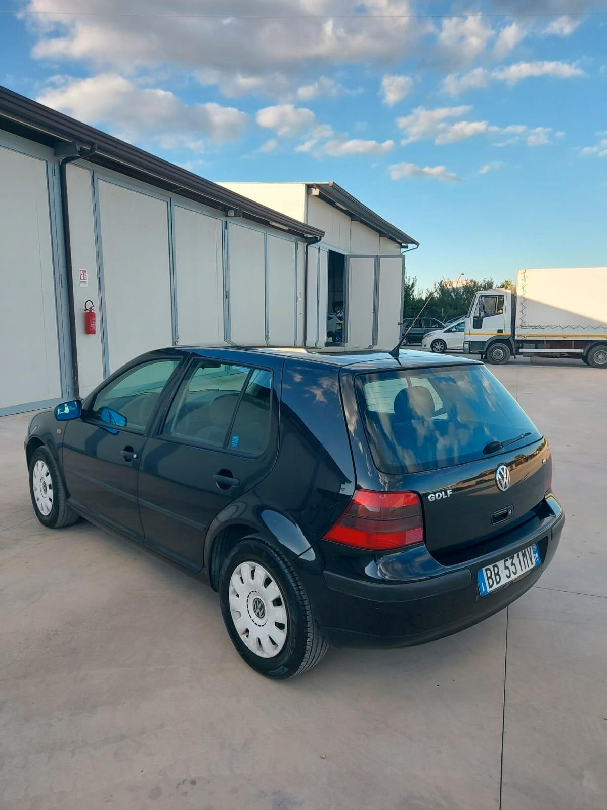 Volkswagen Golf 1.6 cat 5 porte Highline GPL