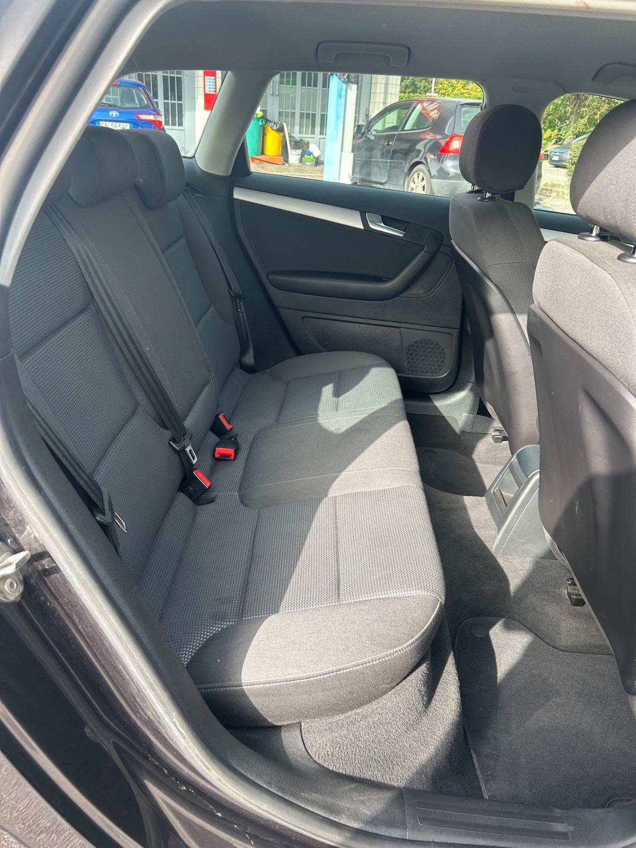 Audi A3 SPB 1.6 TDI 105 CV CR Ambition