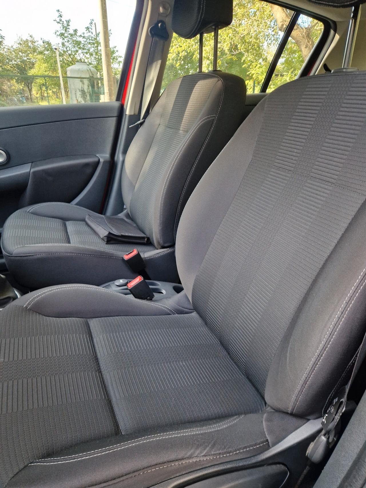 Renault Clio 1.2 Benz 75 cv - 2011