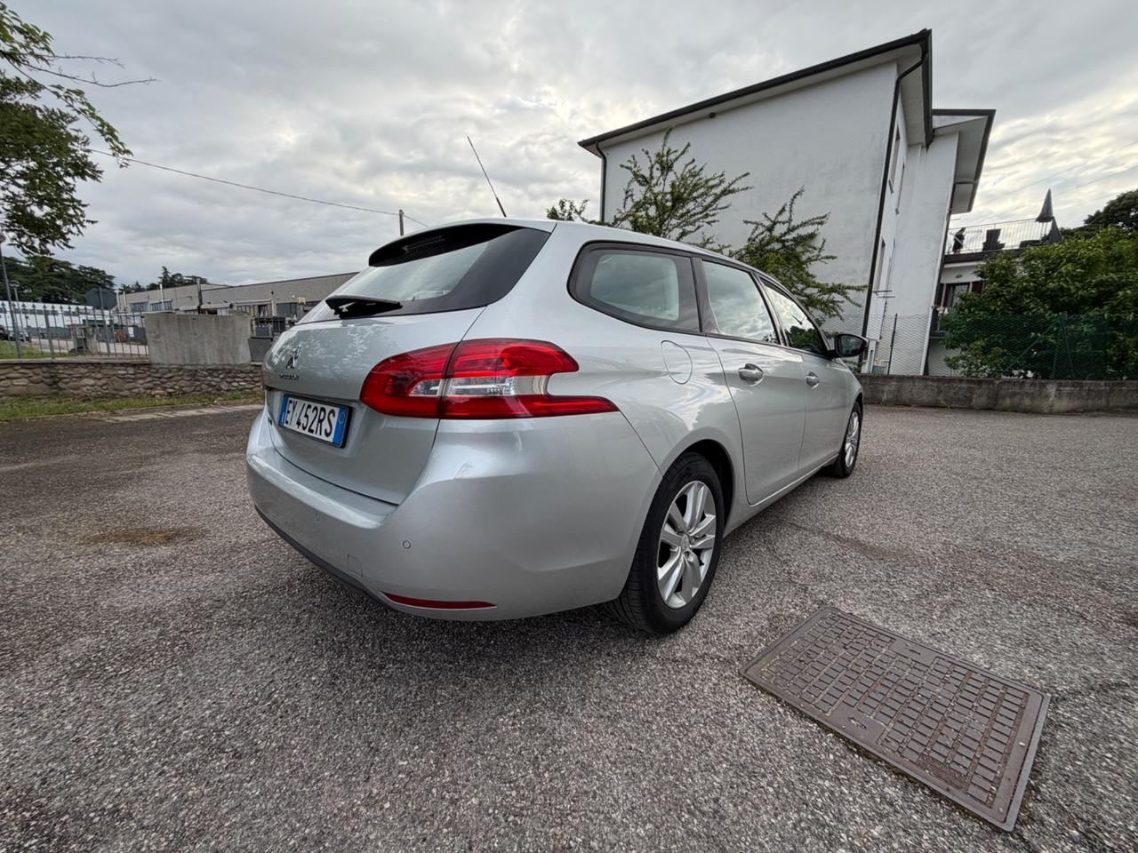 Peugeot 308 BlueHDi 120 S&S EAT6 SW Active