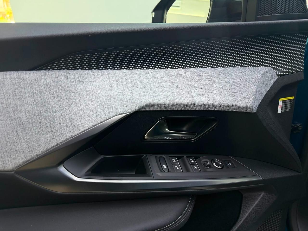 Peugeot 3008 1.2 Benzina Hybrid 136 e-DCS 6 GT
