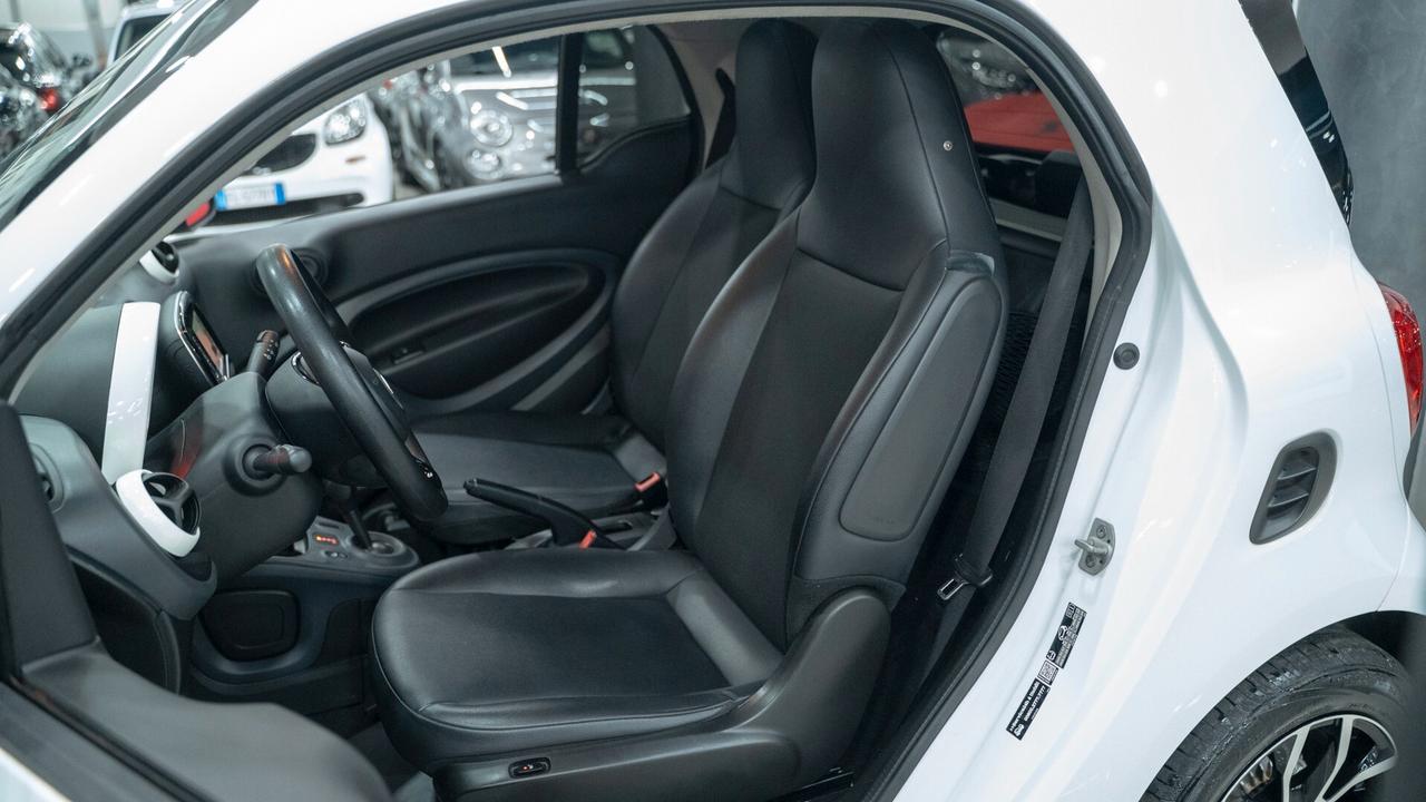 Smart ForTwo 1.0 YOUNGSTER 71 CV TWINAMIC AUTO NAVI PELLE FULL