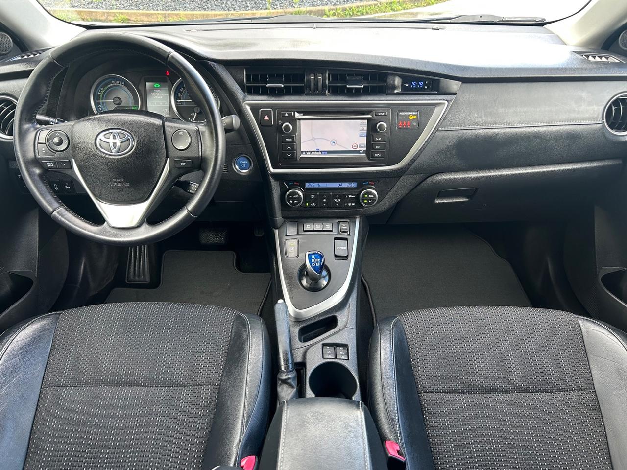 Toyota Auris 1.8 Hybrid Business