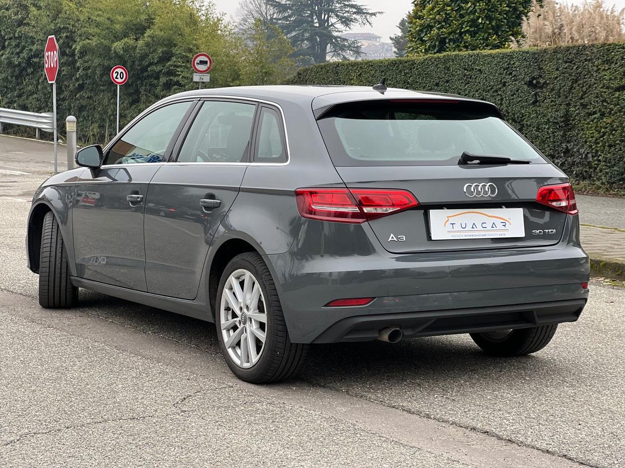 Audi A3 Business Line 1.6 30 TDI #4241