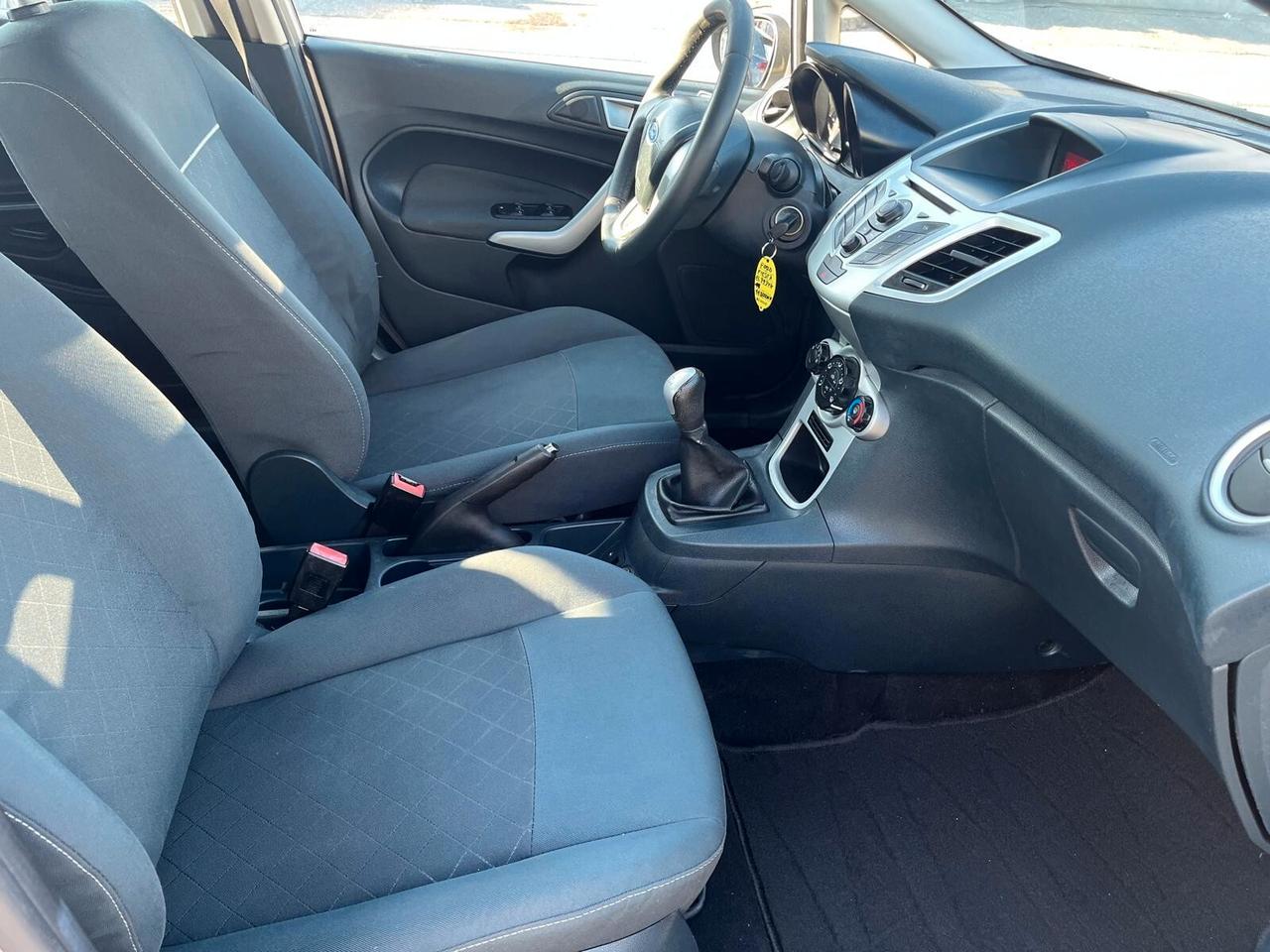 Ford Fiesta Ikon 1.4 TDCi 70CV 5 porte