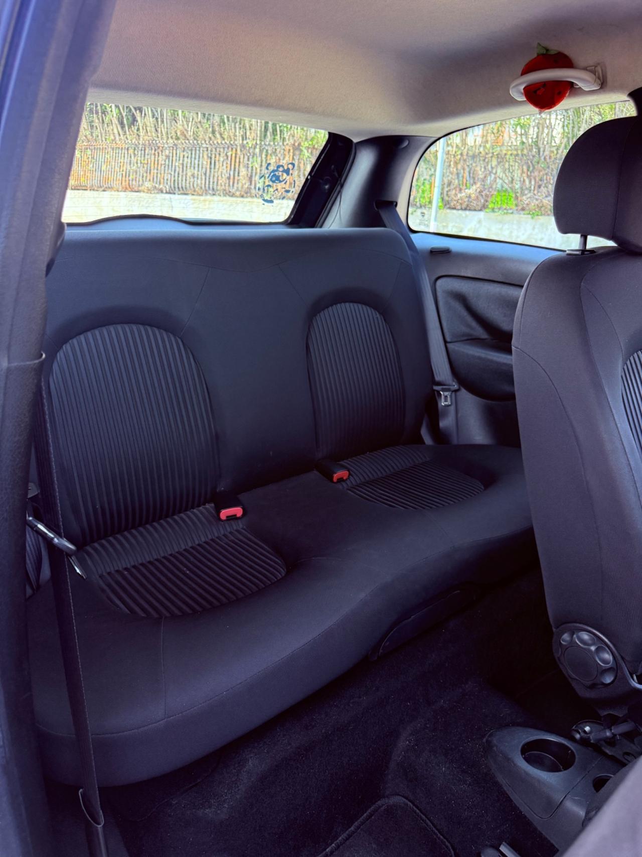 Lancia Ypsilon restayling 1.2 benzina Unicaproprietà