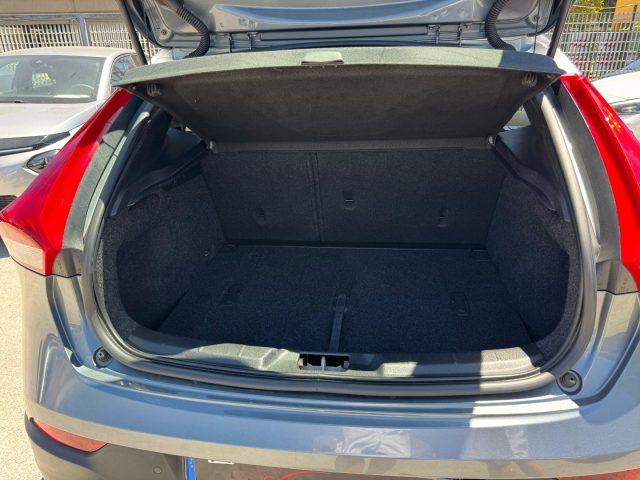 VOLVO V40 Cross Country D2 Style Plus