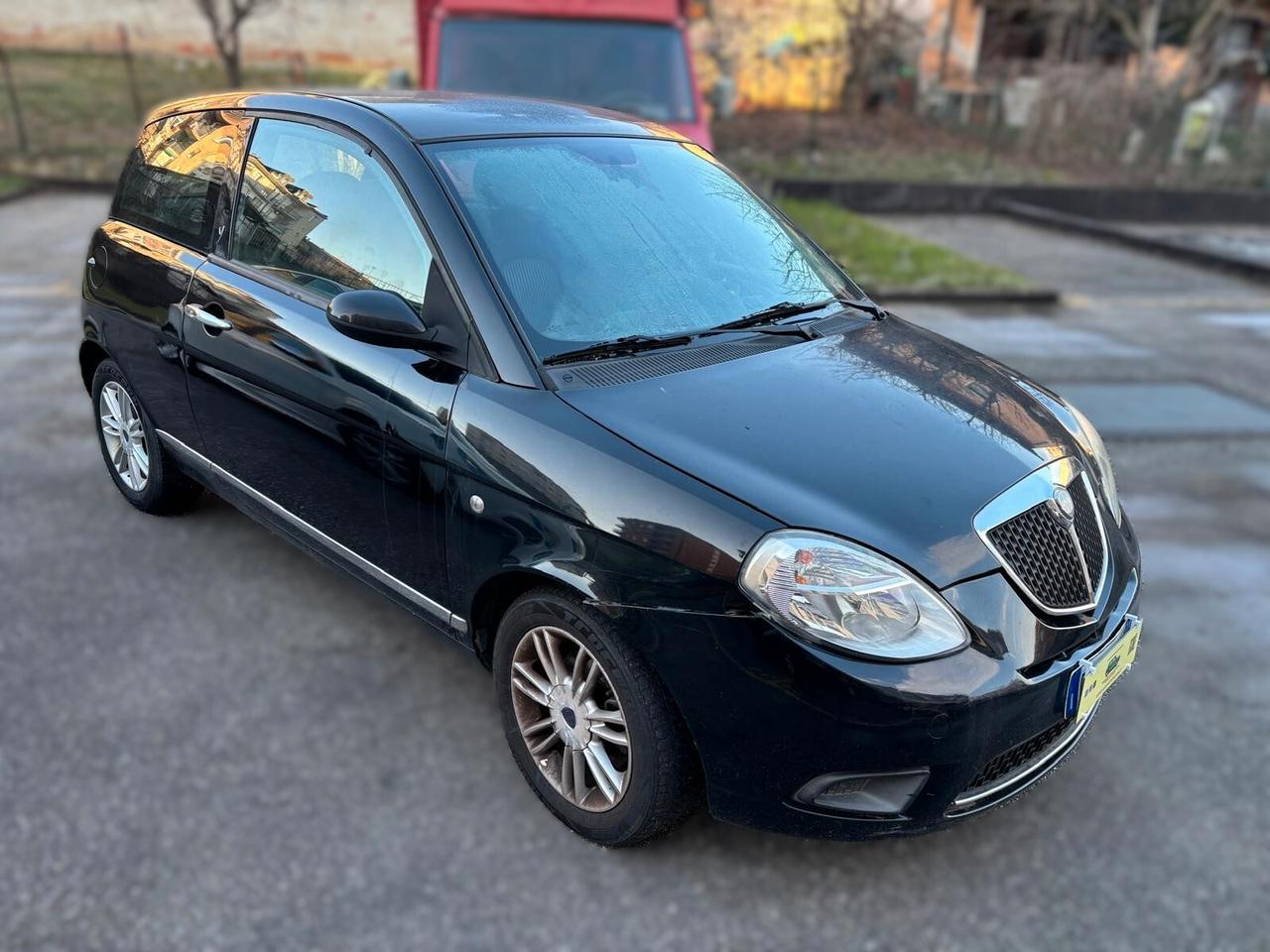 Lancia Ypsilon 1.2 Platino