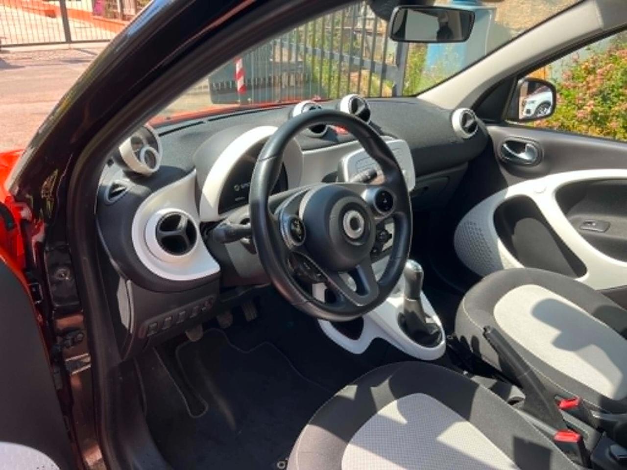 SMART FORFOUR 2015 PASSION 1.0 71CV MANUALE