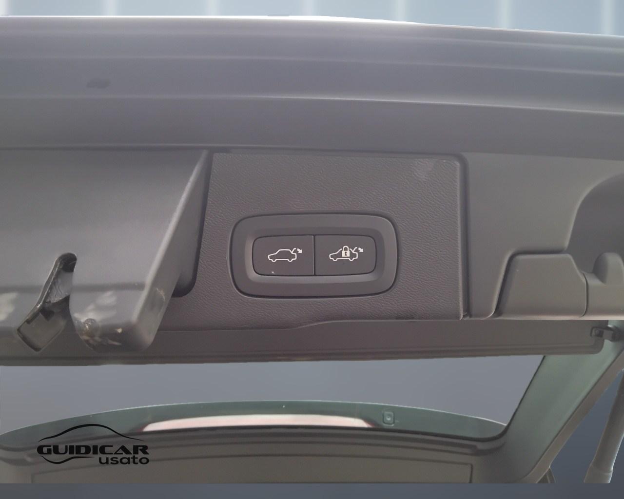 VOLVO XC60 II 2022 - XC60 2.0 b4 Plus Dark awd auto