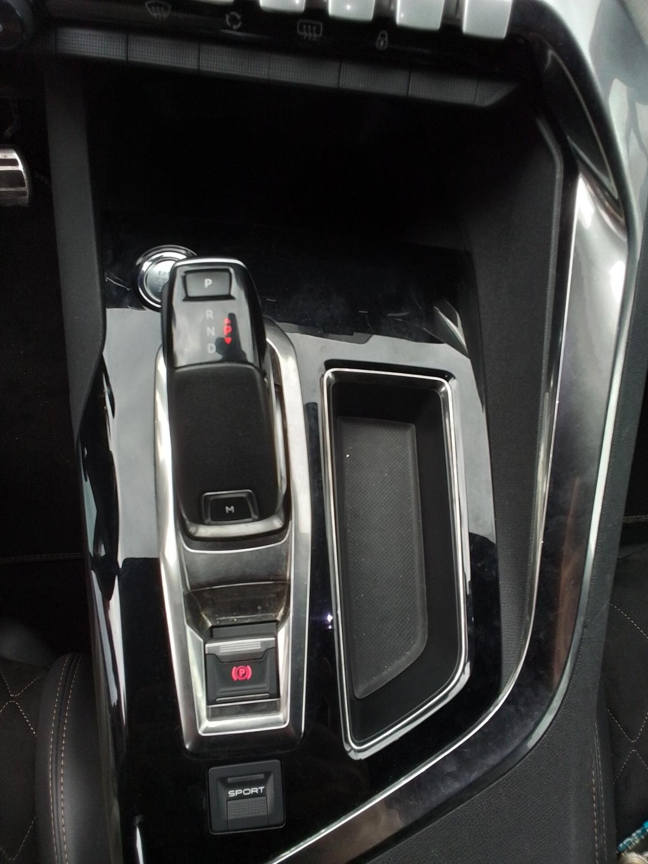 Peugeot 5008 BlueHDi 180 S&S EAT8 GT