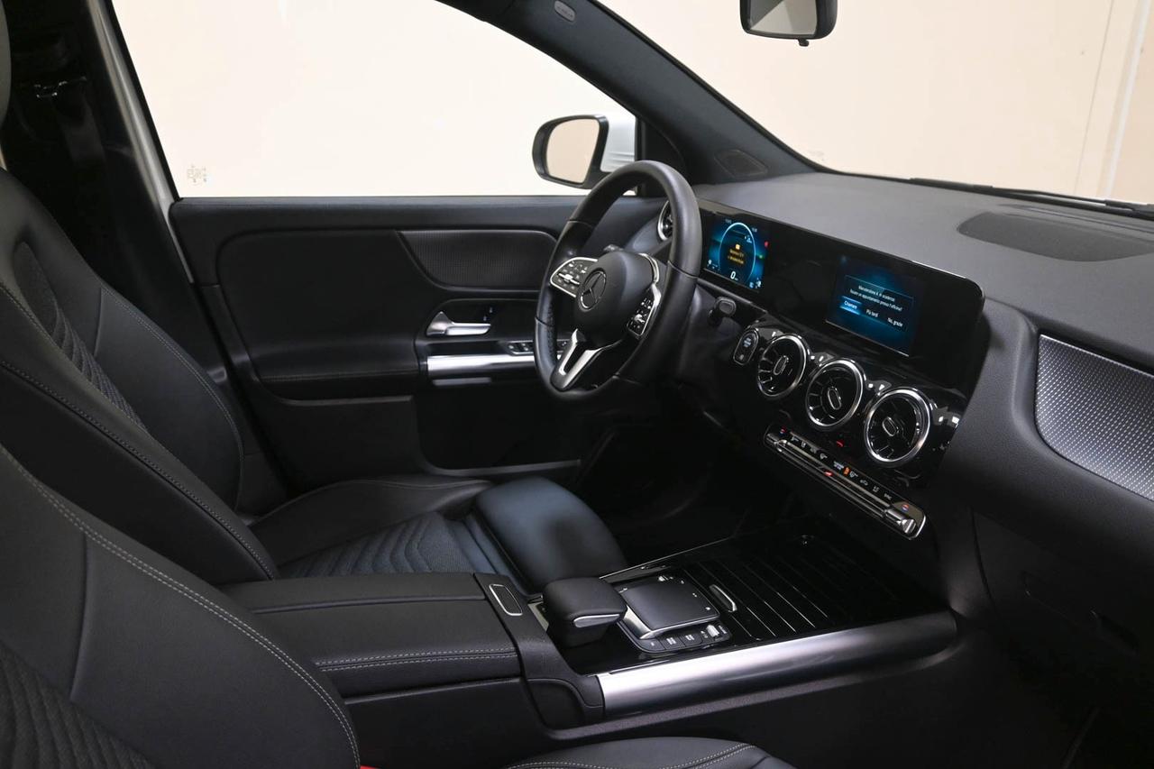 MERCEDES GLA (H247) GLA 200 d Automati...