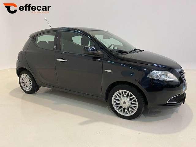 Lancia Ypsilon 1.2 69 CV 5 porte Silver NEOPATENTATI