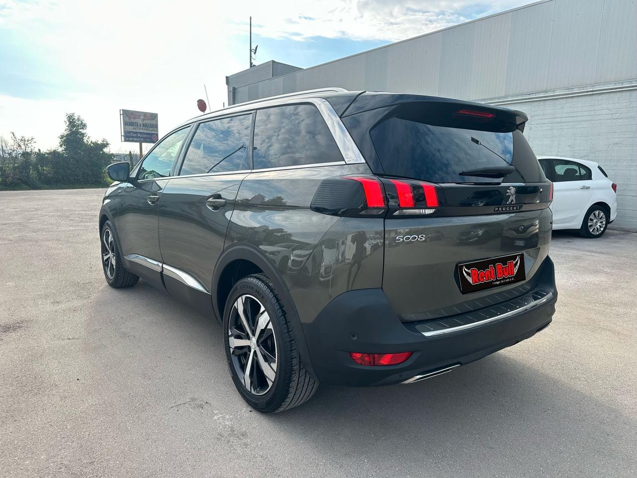 PEUGEOT 5008 EAT 8 GT LINE 7 POSTI CON MOTORE NUOVO