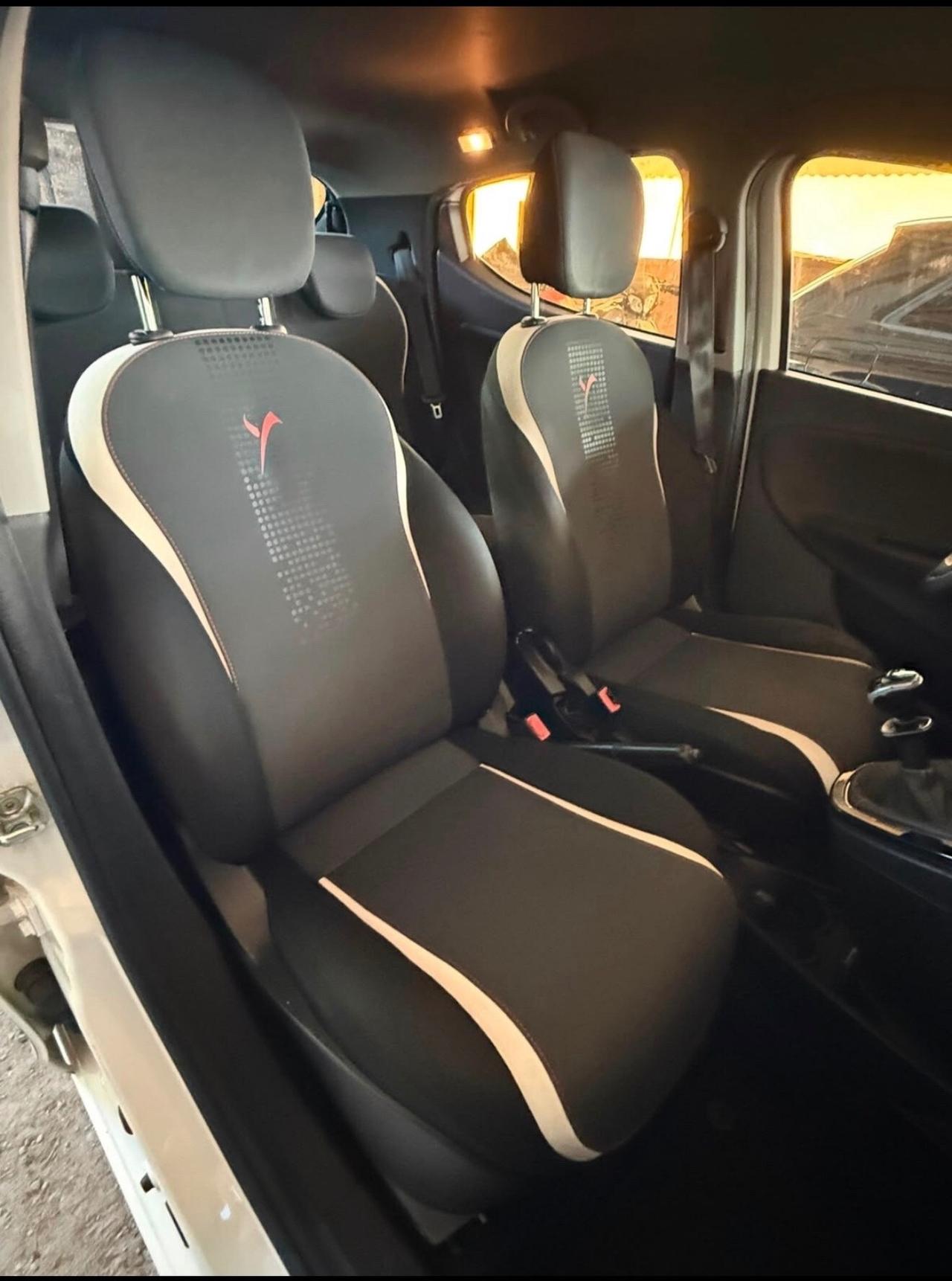 Ypsilon 1.2 benzina euro6B Unipro NEOPATENTATI