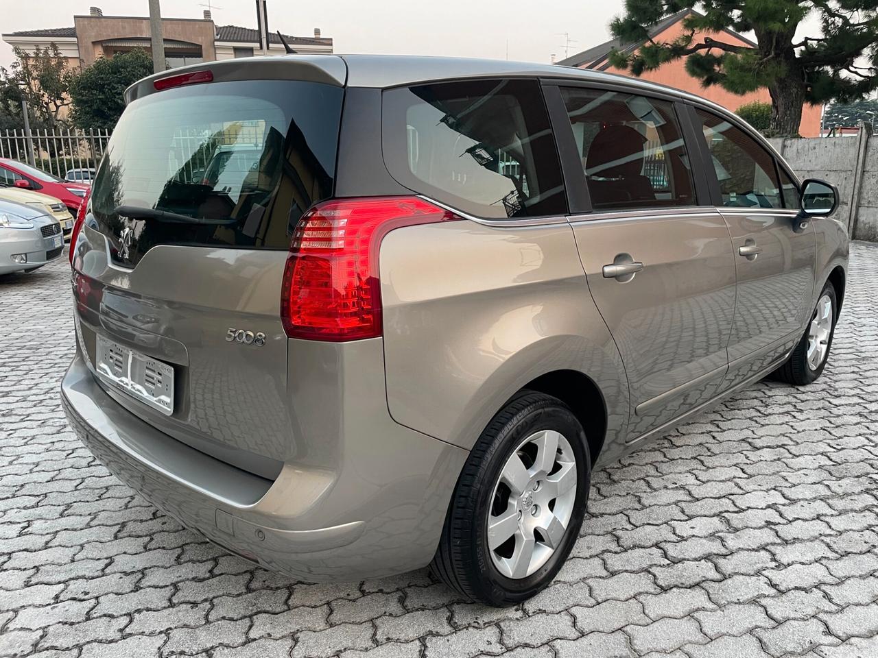Peugeot 5008 1.6 VTi 120CV Tecno 7 POSTI PERFETTO!!