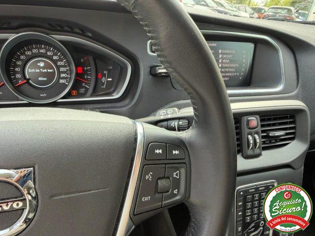 VOLVO V40 D2 Momentum Navi Led