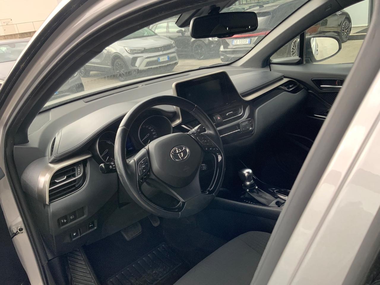 Toyota C-HR 1.8 Hybrid E-CVT Trend