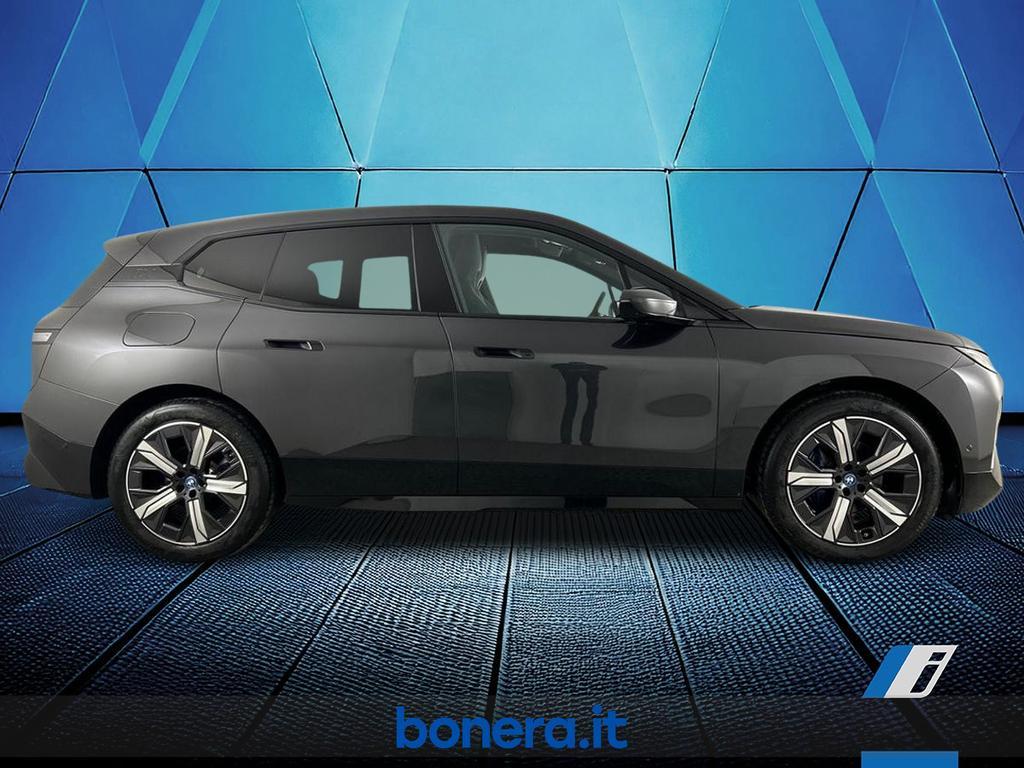 BMW iX 50 pacchetto sportivo xDrive