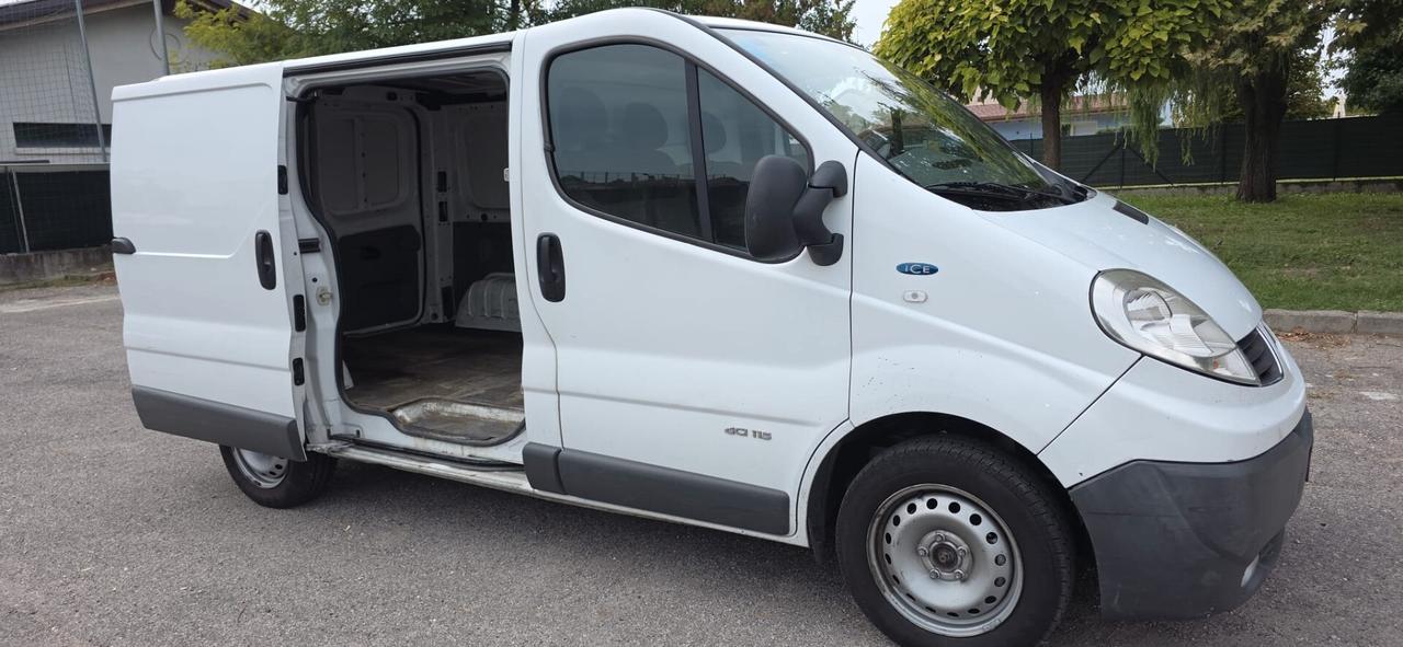 Renault Trafic T29 2.0 dCi/115 PC-TN Furgone Generique