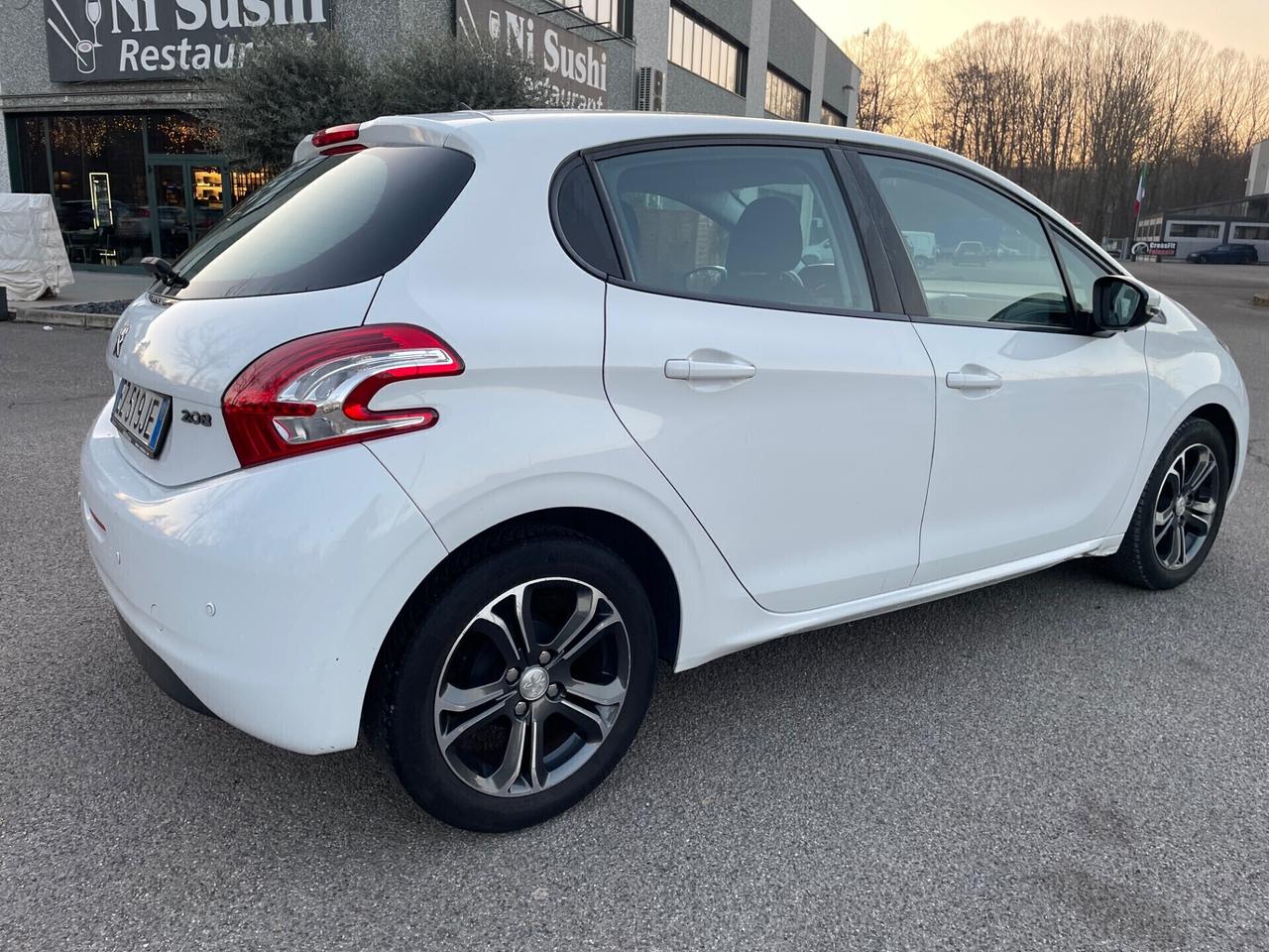 Peugeot 208 PureTech 82 5 porte*Neopatentati*Sonsori