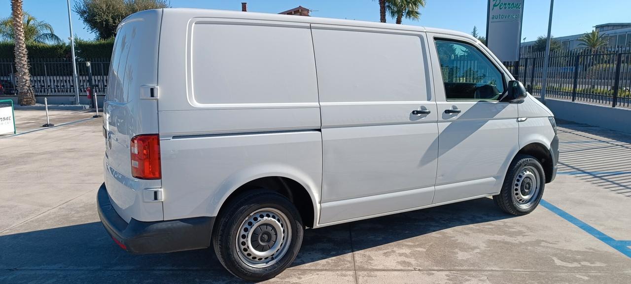 Volkswagen Transporter furgone passo corto