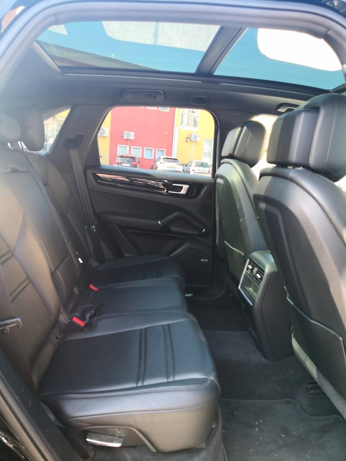Porsche Cayenne 3.0 V6 E-Hybrid ***CONTOVENDITA - SU APPUNTAMENTO***