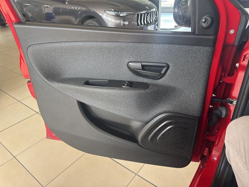 Lancia Ypsilon Ypsilon 1.0 FireFly 5 porte S&S Hybrid Ecochic Silver