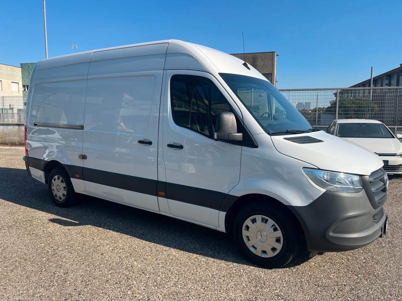 Mercedes Benz Sprinter